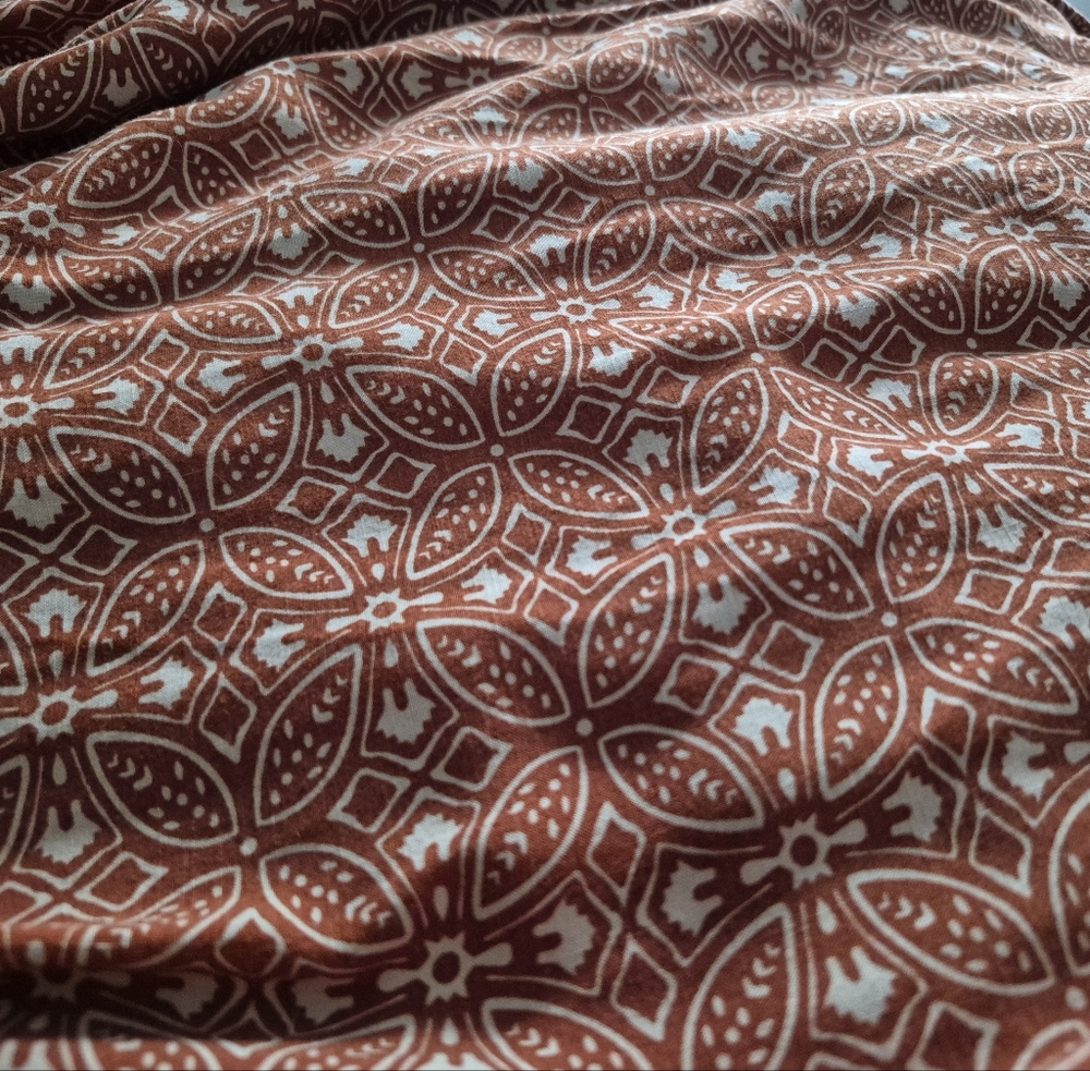 Elegant Rust Patterned Dress - Picture 5 of 6